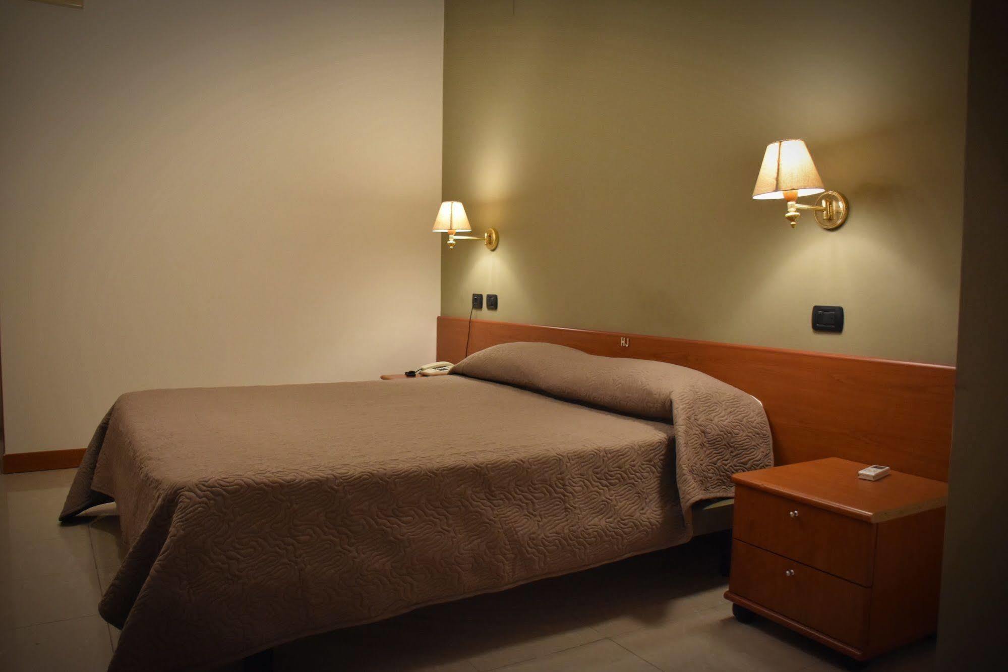 Hotel Joy Castel Volturno Zewnętrze zdjęcie