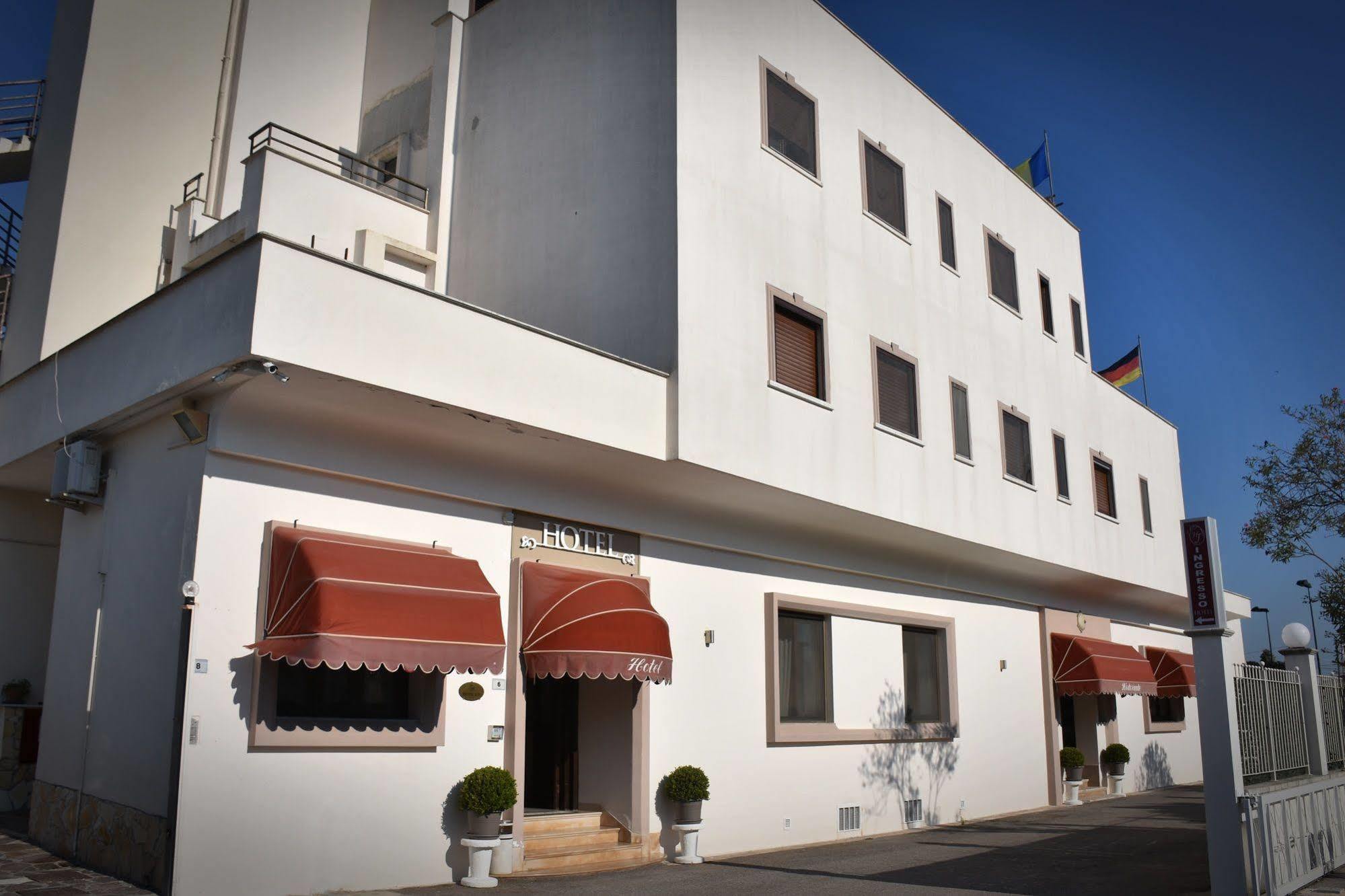 Hotel Joy Castel Volturno Zewnętrze zdjęcie